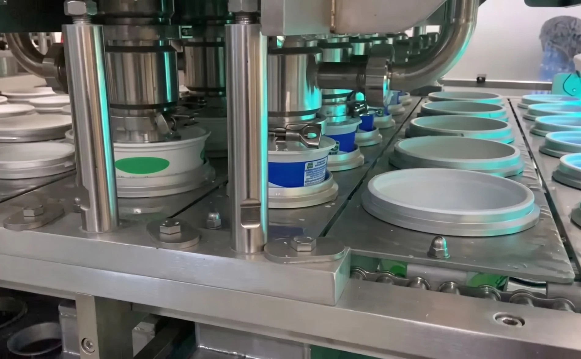 UV disinfection of cups before filling — dual-format dosing station